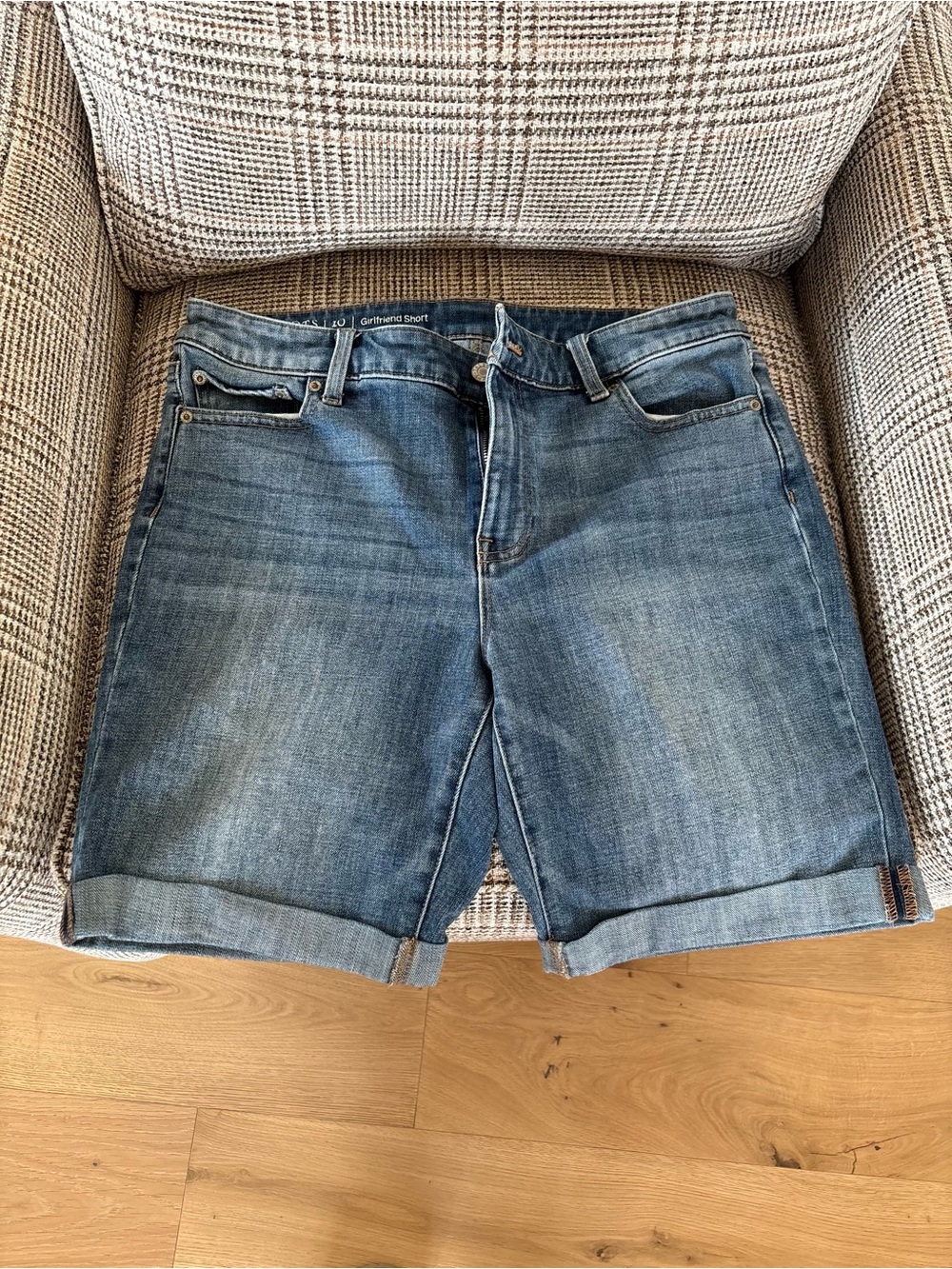 TALBOT’S Girlfriend Jean Shorts, Flawless, 9” Length, Cuffs, Women’s 10